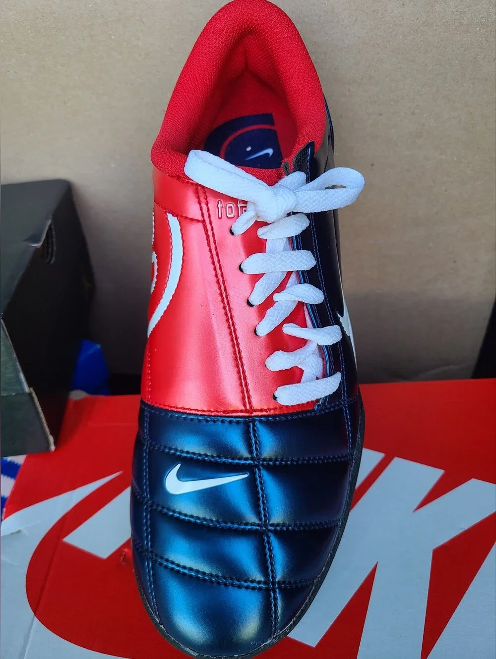 Nike Total 90 Mens Size 10 Women Size 11.5 new with box